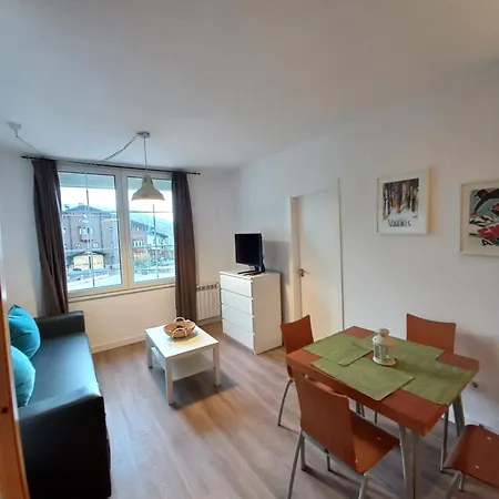 Bed And Snow Zona Media 公寓 *