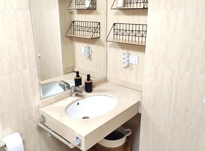 Bed And Snow Zona Media * 塞拉内华达